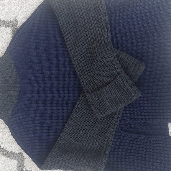 Victor Alfaro Oversized Color block med sweater blue and grey with front cutout - Picture 8 of 8